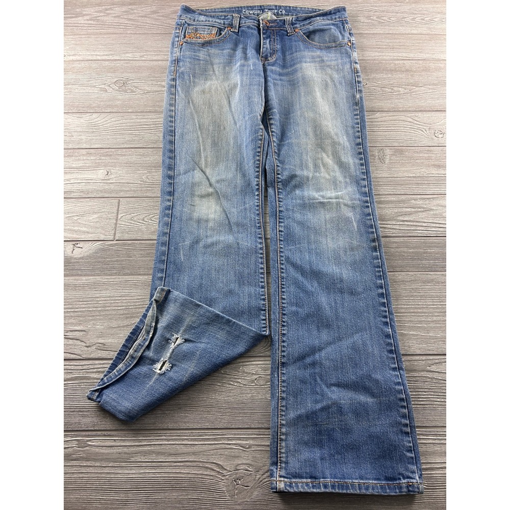 Cowgirl Tuff Co Womens Barbed Wire Embroidered Flare Jeans Blue W32 L35